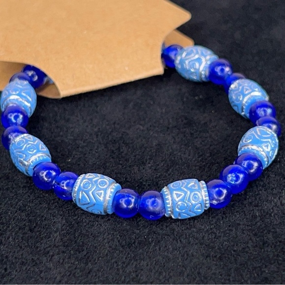Blue Beaded Bracelet 7” Light Blue Dark Blue Tribal Design Boho - Picture 5 of 6